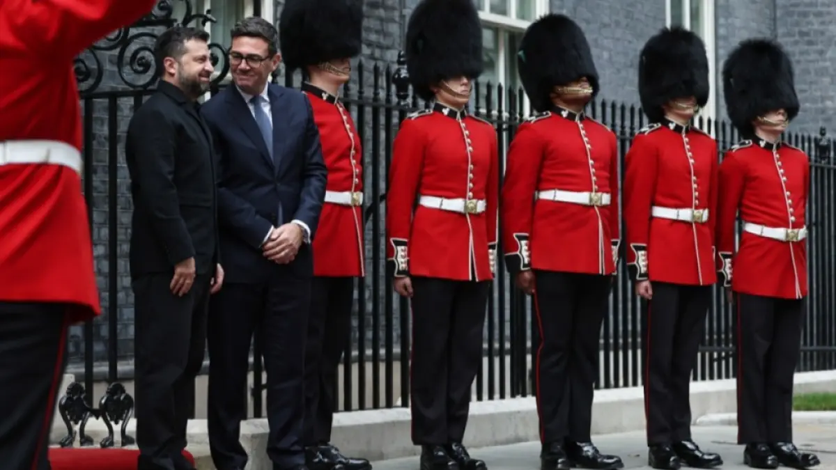 Zelenski în Londra: Sprijin militar britanic și încercări de consolidare a alianțelor în contextul schimbărilor din SUA