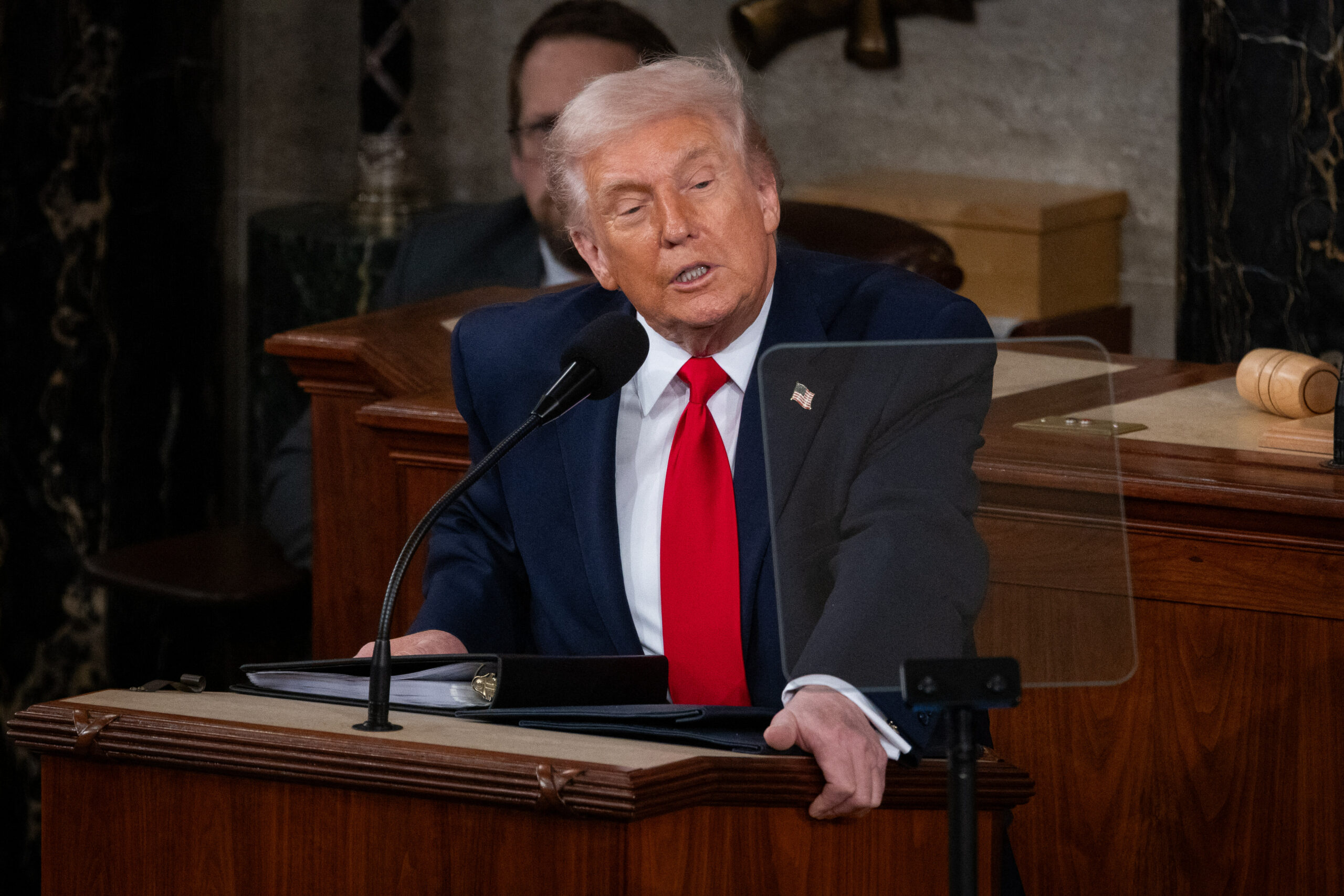 Donald Trump acuză conducerea Fed de politizare după majorarea ratelor dobânzii