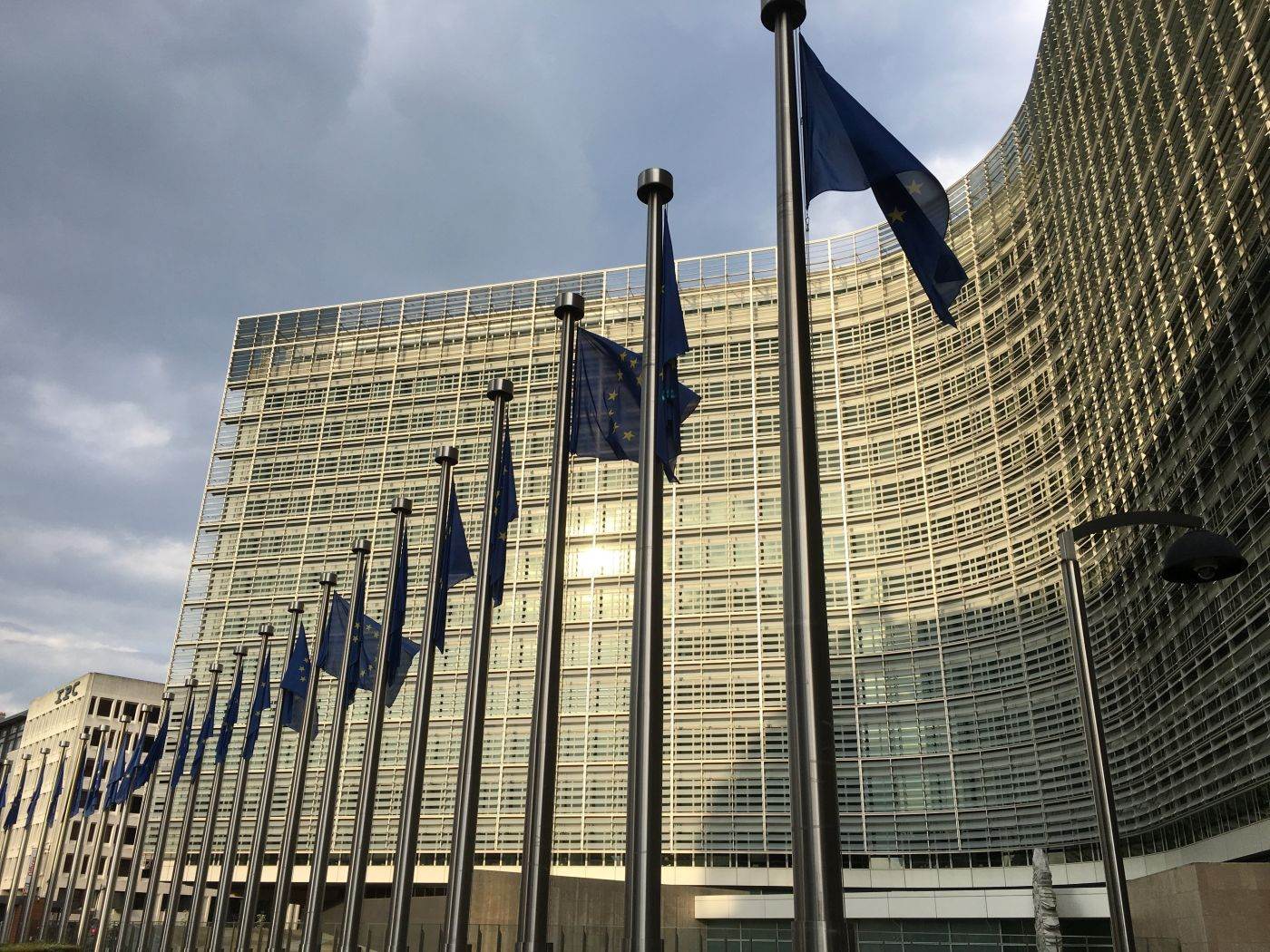 Summit la Bruxelles: Liderii UE vizează limitarea importurilor din China și gestionarea crizei energetice
