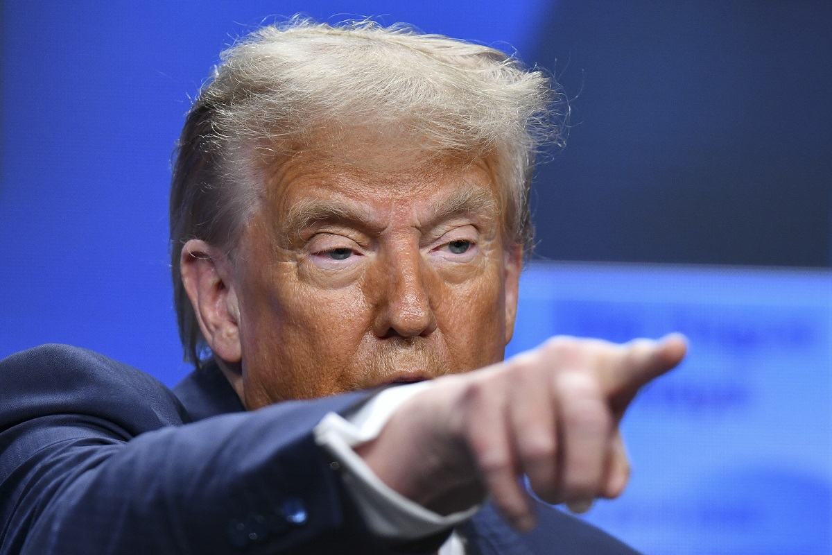 Donald Trump critică decizia Ucrainei de a relua atacurile asupra rafinăriilor rusești