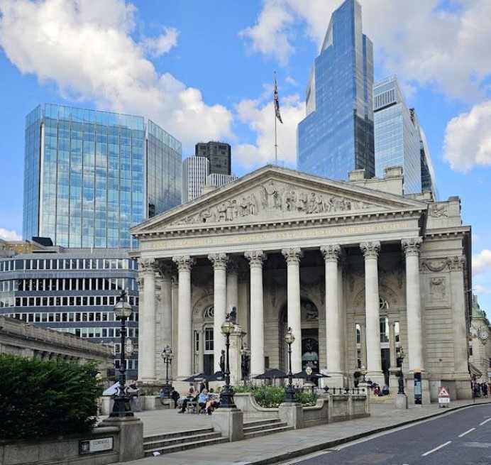Londra consolidează poziția de centru global pentru aur în contextul incertitudinii politice din SUA