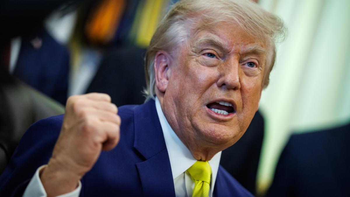 Donald Trump critică dur deciziile lui Zelenski: Este mai dificil să lucrezi cu acesta decât cu Putin