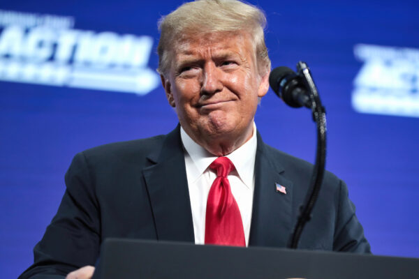 Trump suspendă pachetul de sancțiuni împotriva economiei rusești prin decret prezidențial