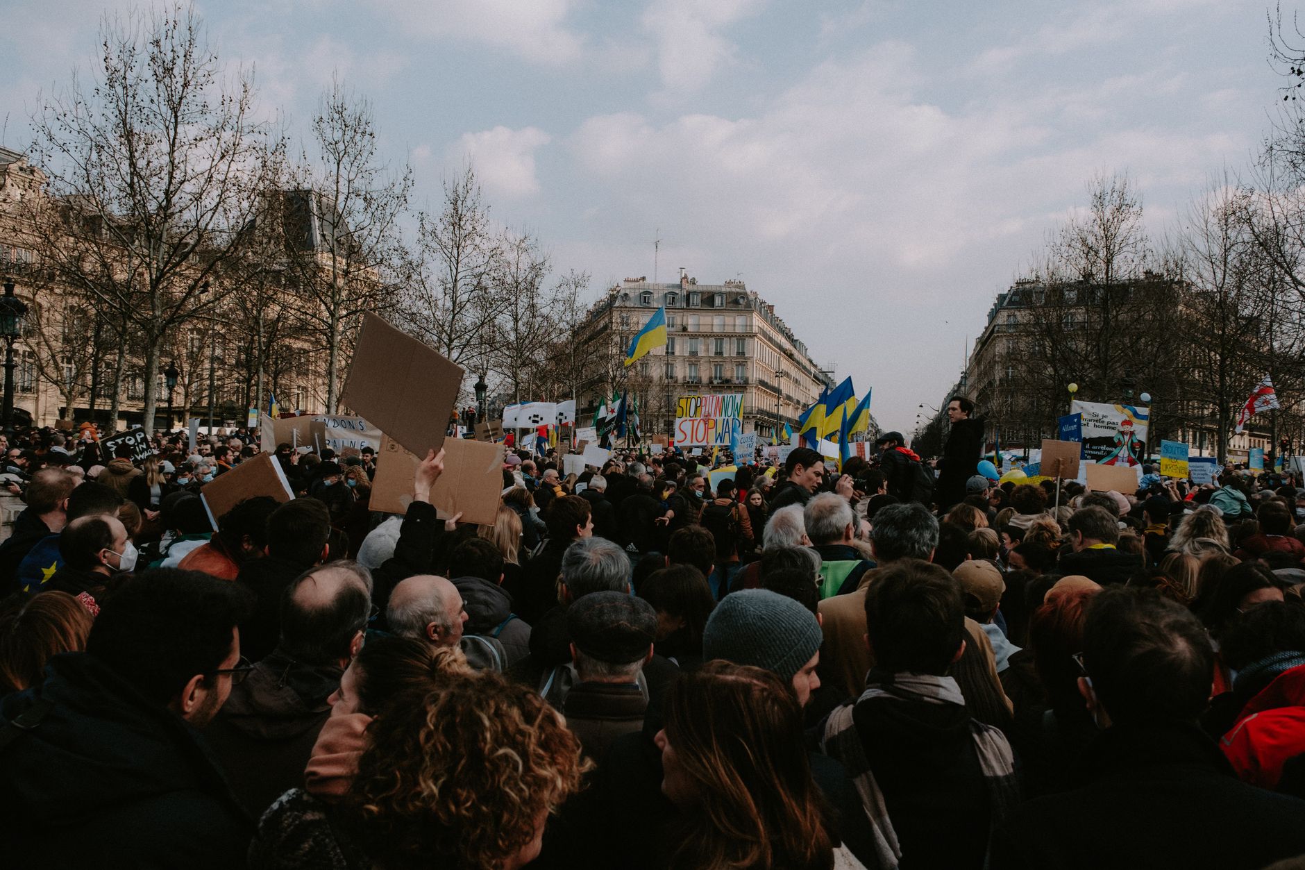 Tensiuni politice la Kiev: proteste masive pentru demisia primarului Vitali Klitschko