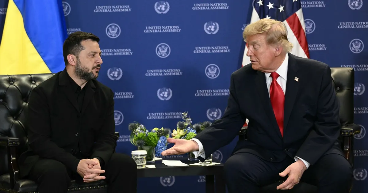 Donald Trump îl acuză pe Volodimir Zelenski că refuză să negocieze pacea cu Rusia