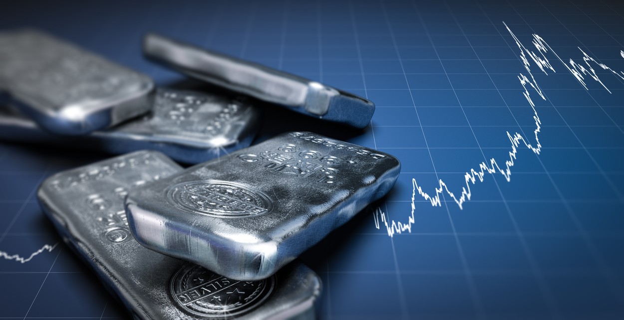 Prăbușirea prețului argintului indică riscuri de încetinire a economiei globale