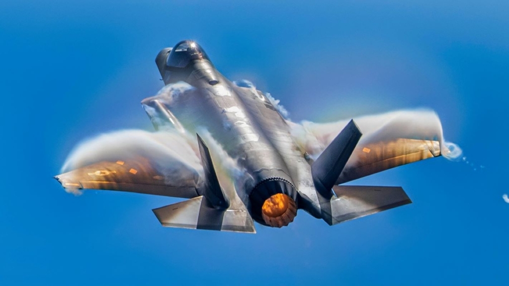 Propunere strategică pentru NATO: misiune aeriană defensivă deasupra Ucrainei pentru protejarea civililor