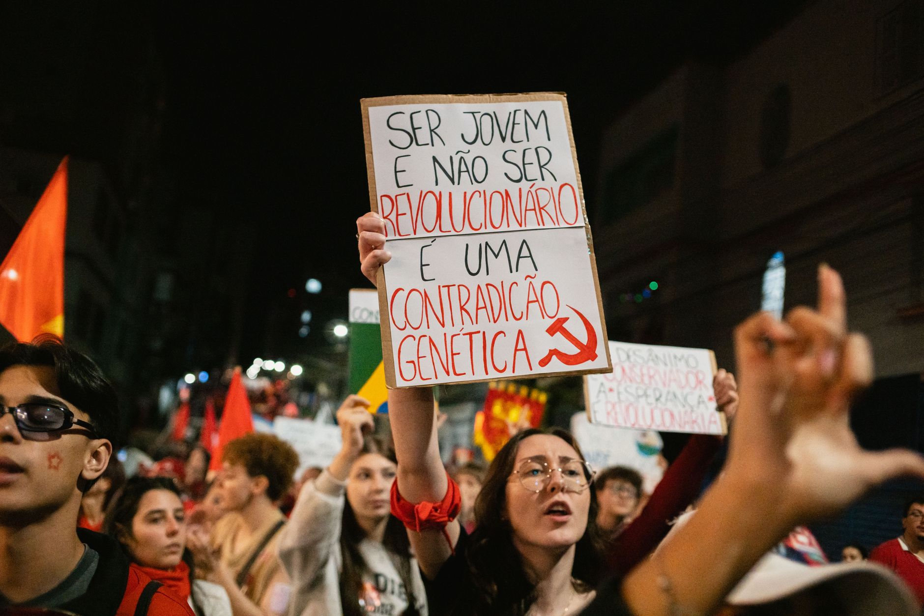 Trump avertizează că o victorie a democraților ar putea duce la violențe similare cu cele din Franța
