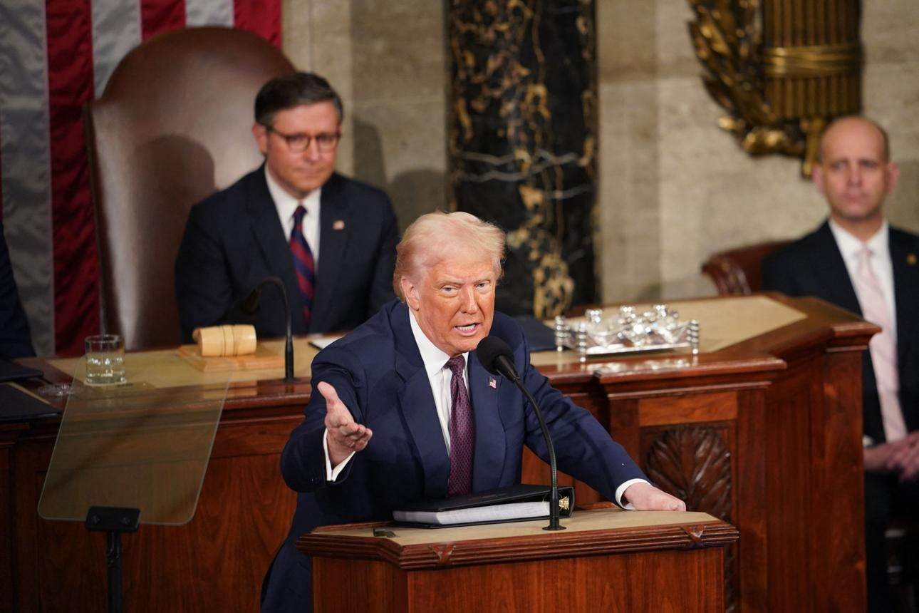 Donald Trump folosește violența din Franța ca instrument de campanie împotriva democraților în SUA