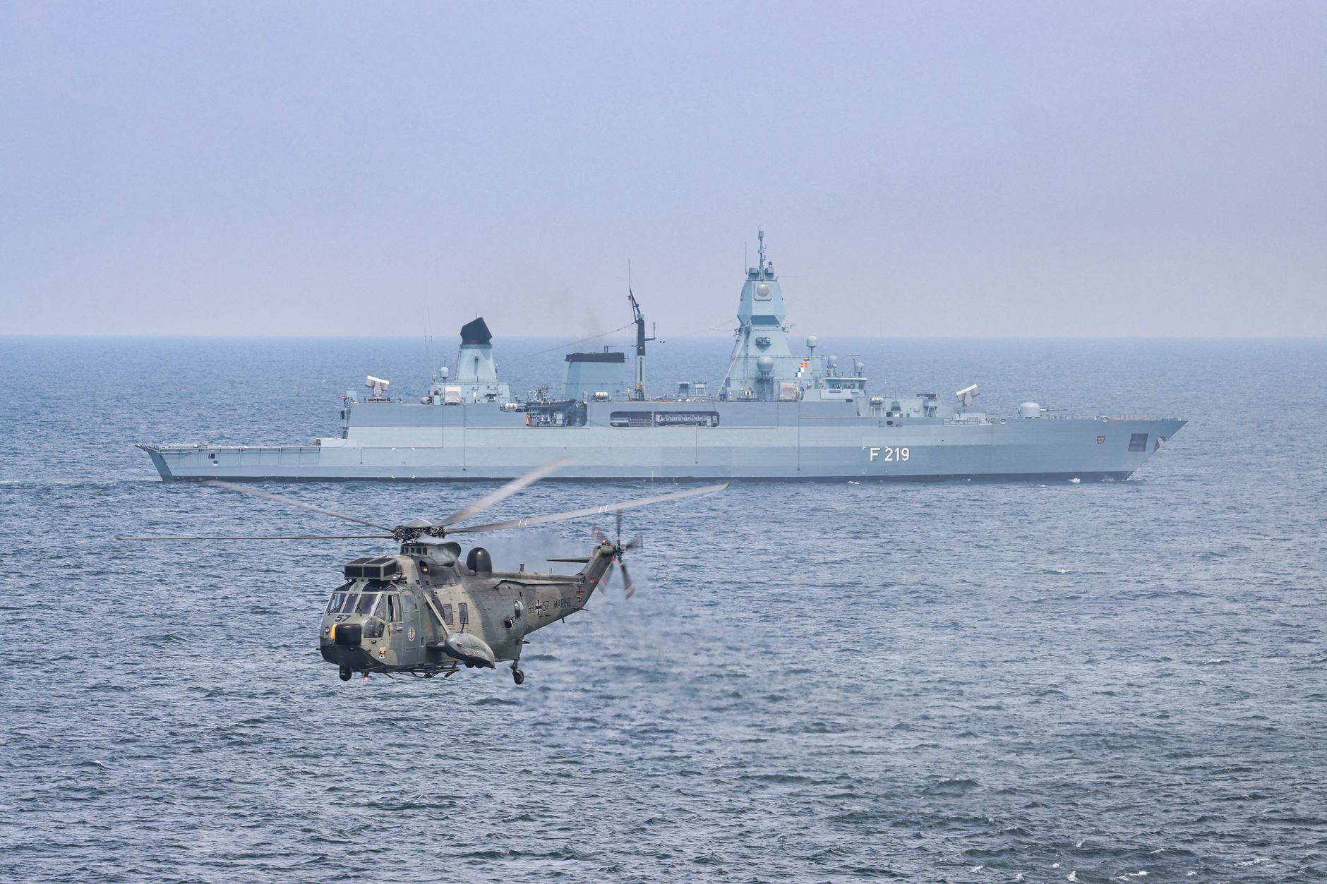 NATO întărește prezența militară în Marea Neagră pentru a contracara atacurile cu drone asupra navelor