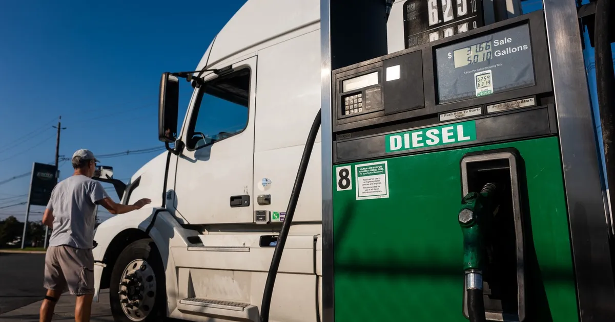Tensiuni în SUA: Companiile americane refuză motorina rusească în ciuda încurajărilor administrației Trump