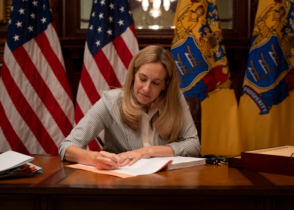 Conflict politic în SUA: Guvernatorul New Jersey amenință că va bloca importul de motorină rusească