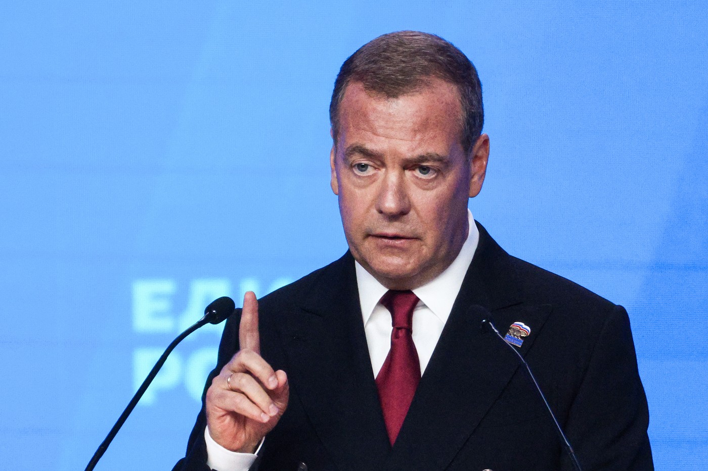 Dmitri Medvedev propune descurajarea militară directă ca răspuns la noile sancțiuni impuse de SUA