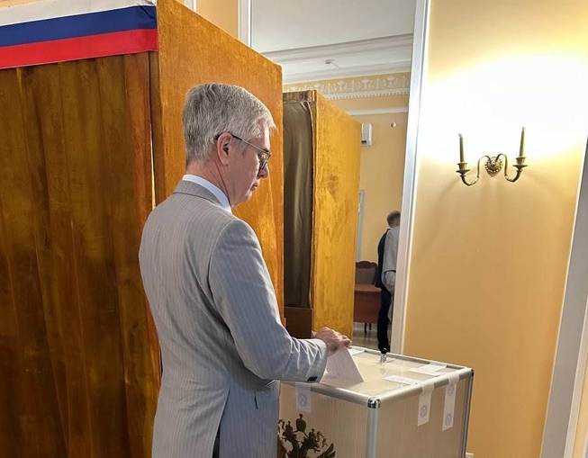 Alegeri pentru Duma de Stat: Cetățenii ruși votează la Ambasada Federației Ruse din București