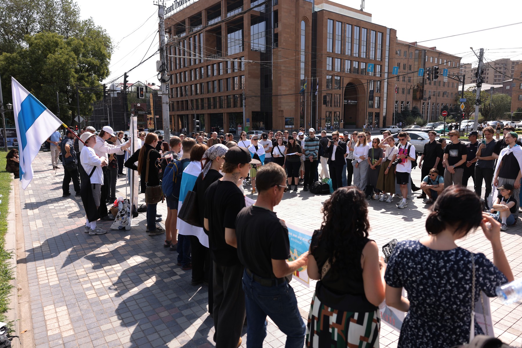Rușii din exil participă la alegerile parlamentare din Rusia ca gest de protest sau datorie morală