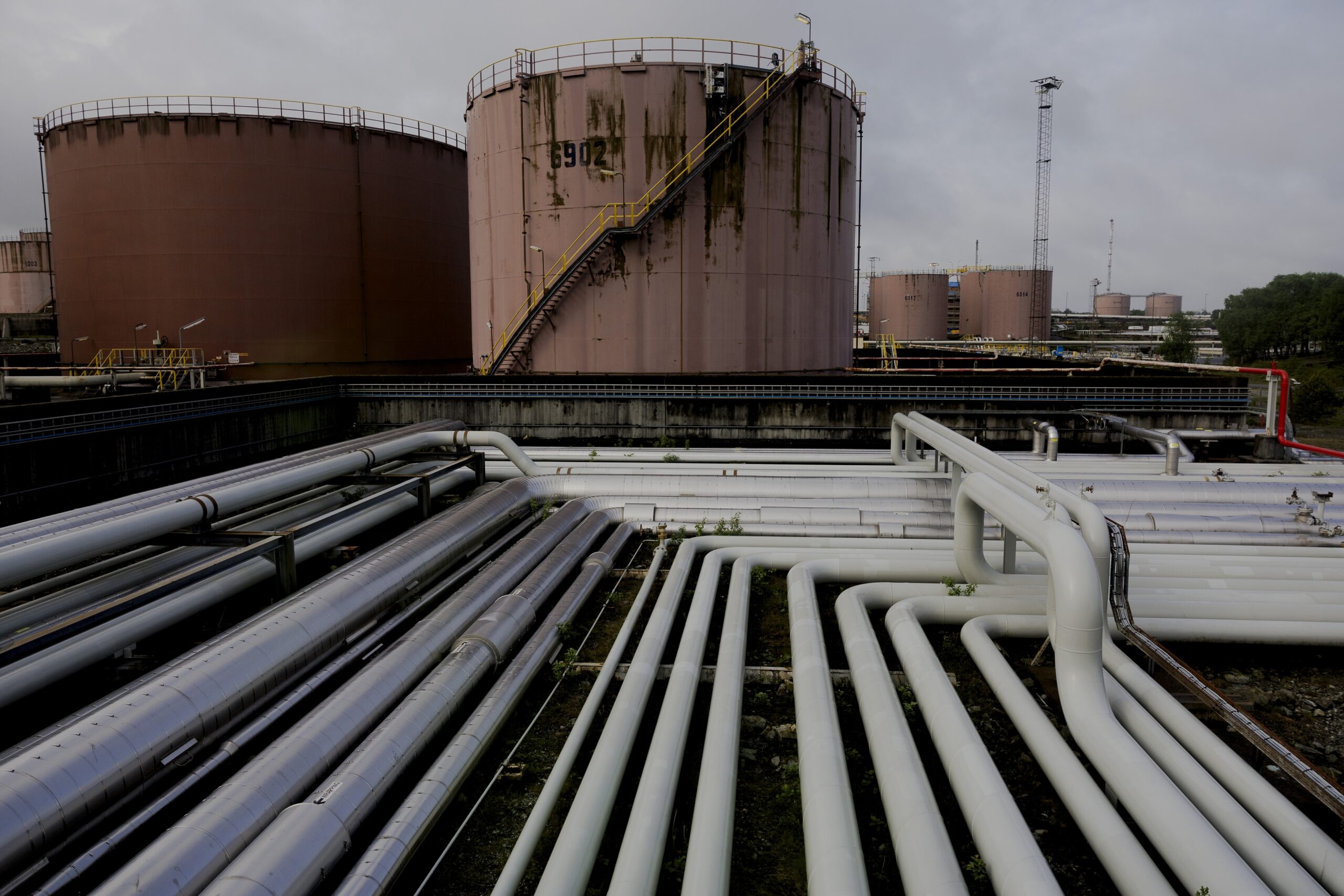 Ucraina și Ungaria colaborează pentru crearea unor depozite petroliere sigure pe teritoriul ungar