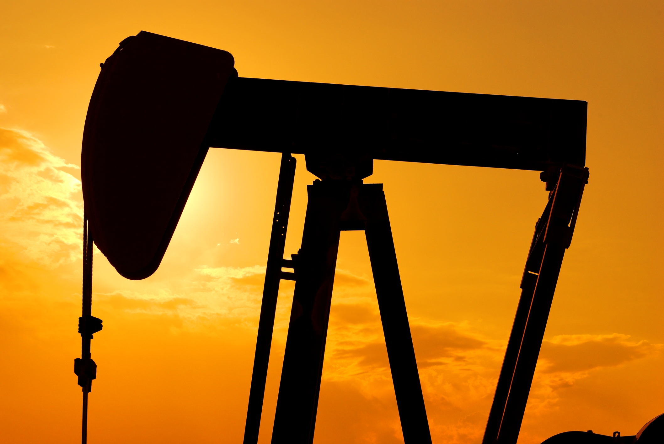 Incertitudine majoră în piețele energetice: JP Morgan nu mai poate modela prețul petrolului