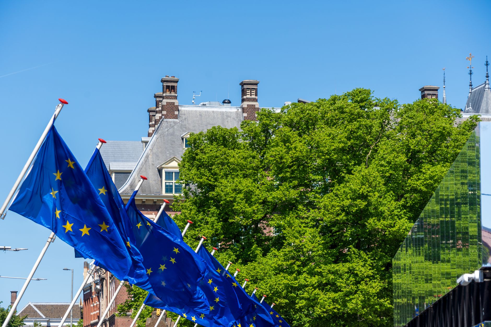 Uniunea Europeană scoate doi oligarhi ruși de pe lista sancțiunilor sub presiunea unor state membre