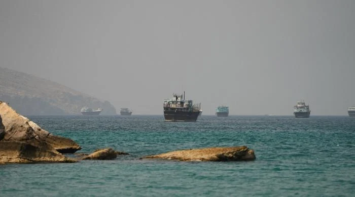 Escaladarea tensiunilor în Orientul Mijlociu: Atacuri cu drone în Arabia Saudită și incident maritim în zona de strâmptoare