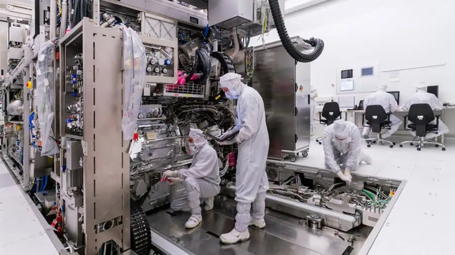 ASML nu mai vinde echipamente de semiconductori în Europa: deficitul de investiții afectează continentul