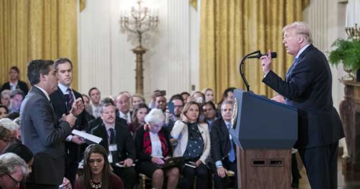 Conflict juridic la Casa Albă: CNN, MS NOW și Politico contestă excluderea impusă de Donald Trump