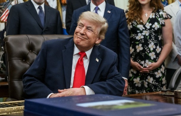 Trump susține că Statele Unite își pot permite plățile de 5.000 de dolari către cetățeni