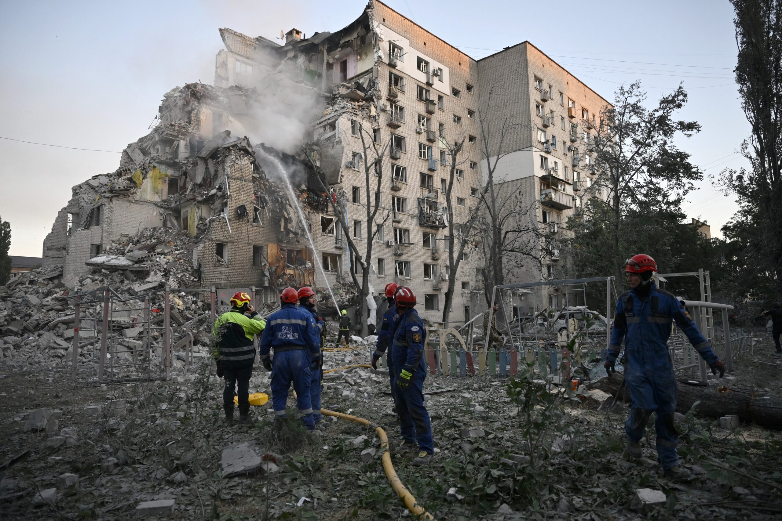 Rusia a lansat valuri de rachete balistice asupra Kievului: victime și distrugeri în infrastructura civilă