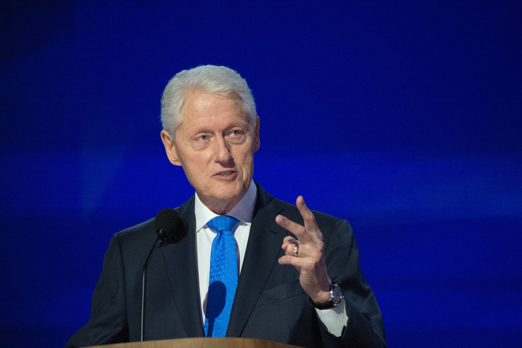 Bill Clinton dezvăluie că CIA a renunțat la eliminarea lui Osama bin Laden înainte de atacurile de la 11 septembrie