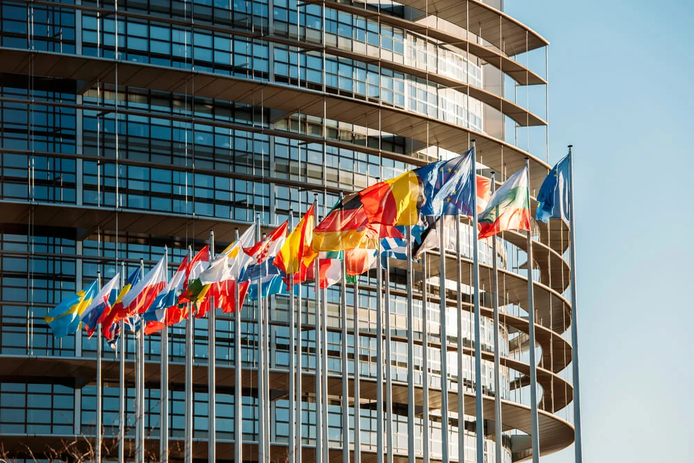 Divergențe în UE privind aplicarea principiului „Made in Europe” pentru contractele publice