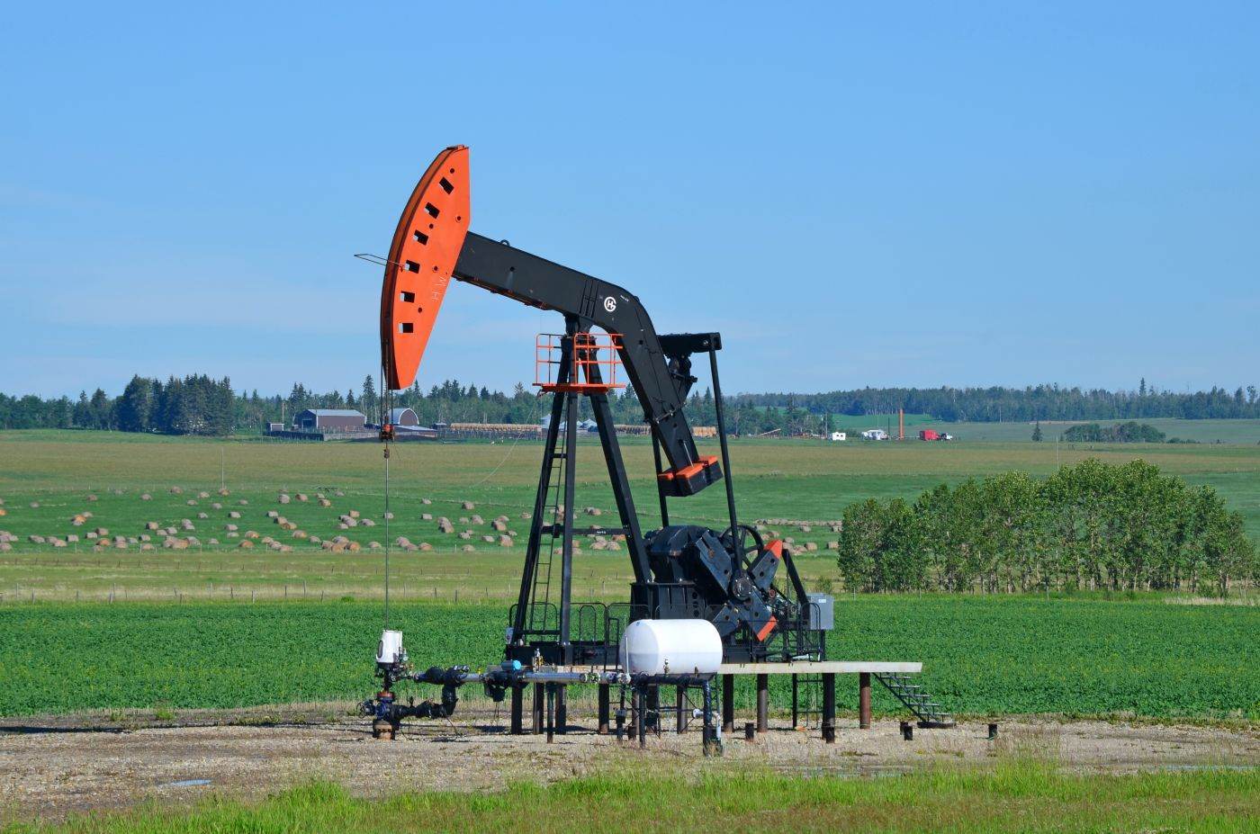 Prețurile petrolului cresc cu 2% pe fondul atacurilor Houthi asupra Arabiei Saudite