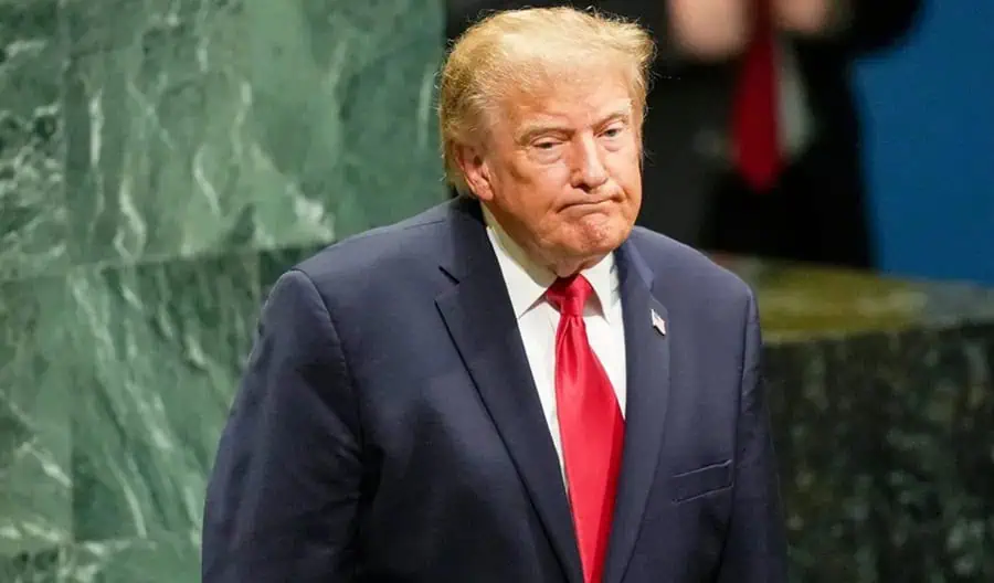 Donald Trump respinge propunerea Iranului pentru încetarea focului și amenință cu lovituri aeriene