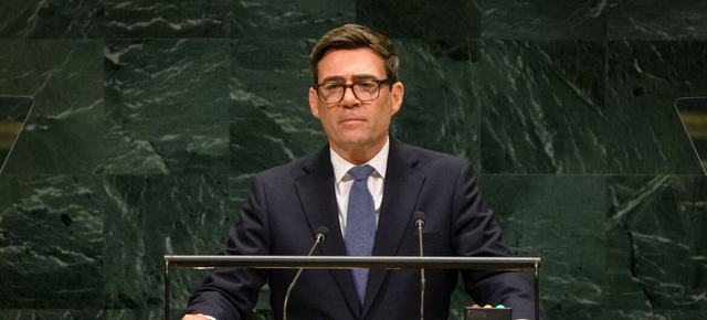 Andy Burnham subliniază necesitatea stabilității fiscale pentru reformele economice ale Marii Britanii