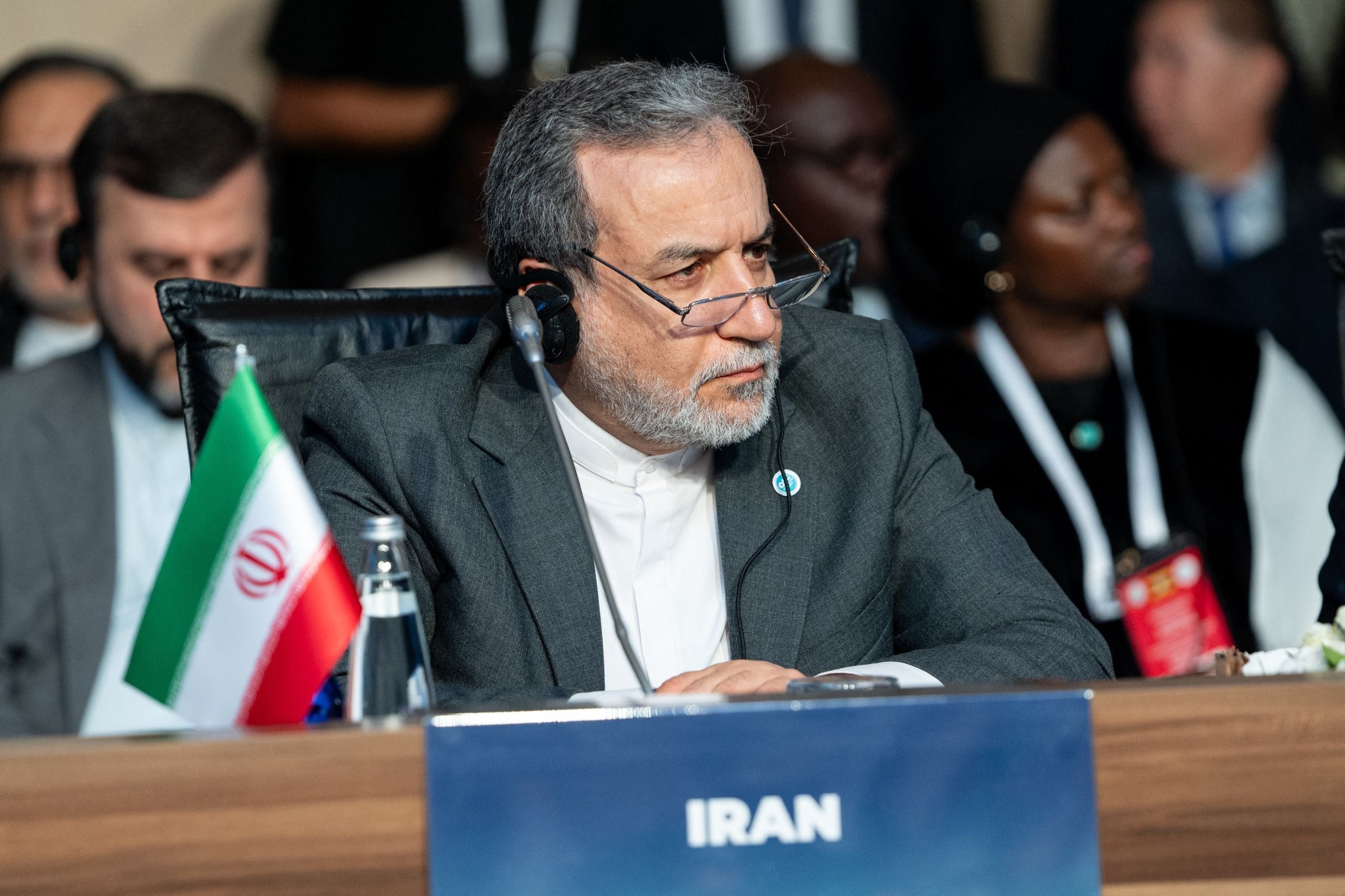 Tensiuni diplomatice privind traficul maritim prin Strâmtorii Ormuz între Teheran și Washington