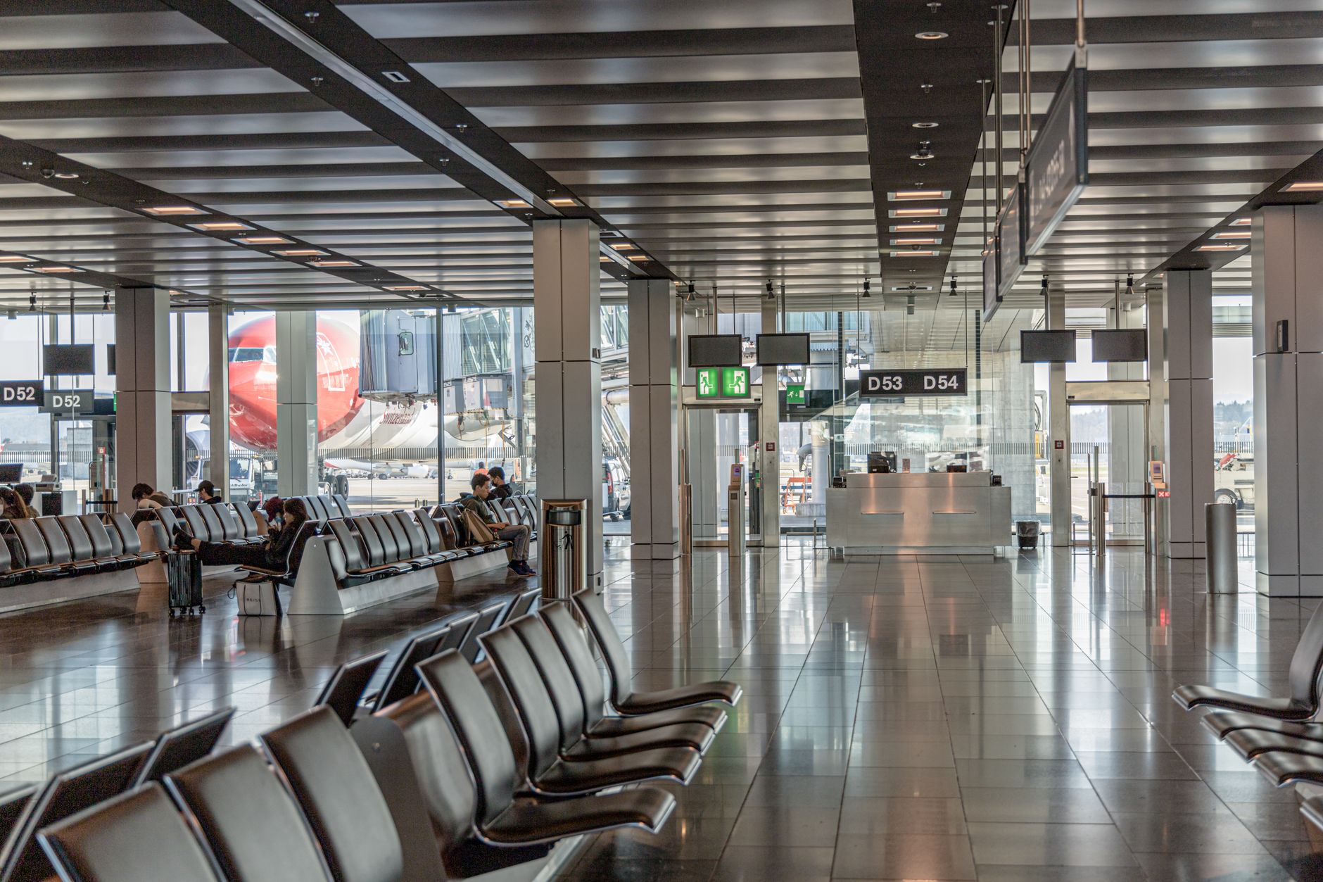 Aeroportul din Dubai își revizuiește previziunile de trafic pentru anul 2026