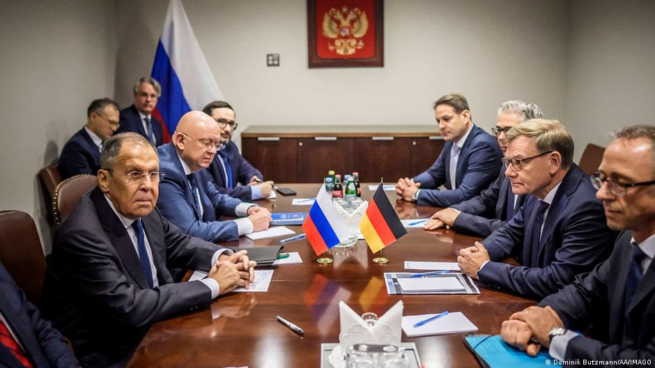 Întâlnire neașteptată la ONU între Johann Wadephul și Serghei Lavrov în contextul tensiunilor dintre Berlin și Moscova