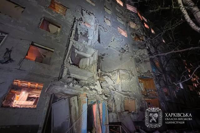 Atac rusesc cu bombă ghidată asupra unui bloc de locuințe din Harkiv: 22 de persoane rănite