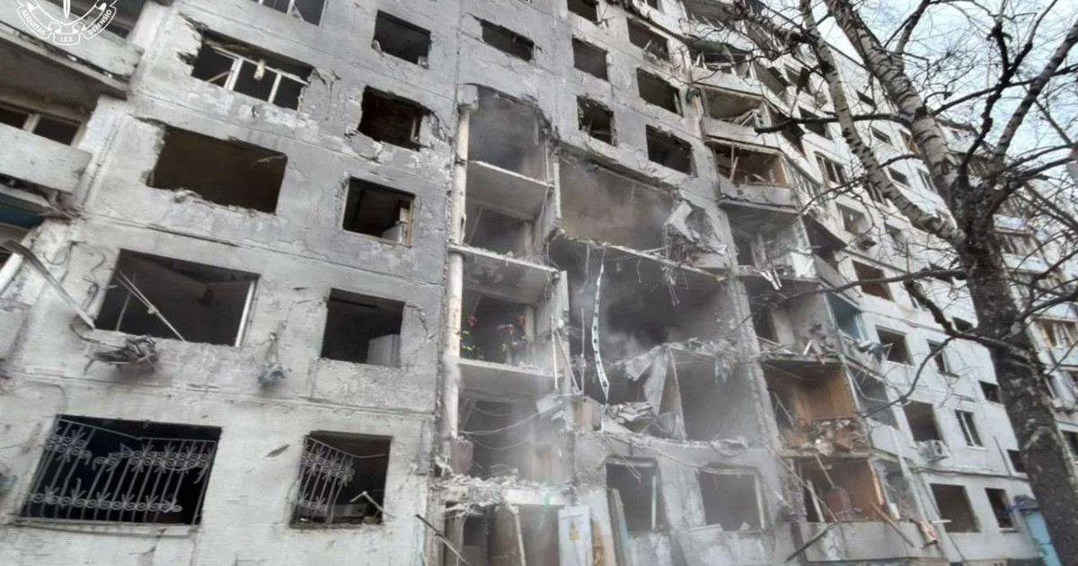 Atac rusesc cu bombă ghidată asupra unui bloc din Harkiv: 22 de persoane rănite