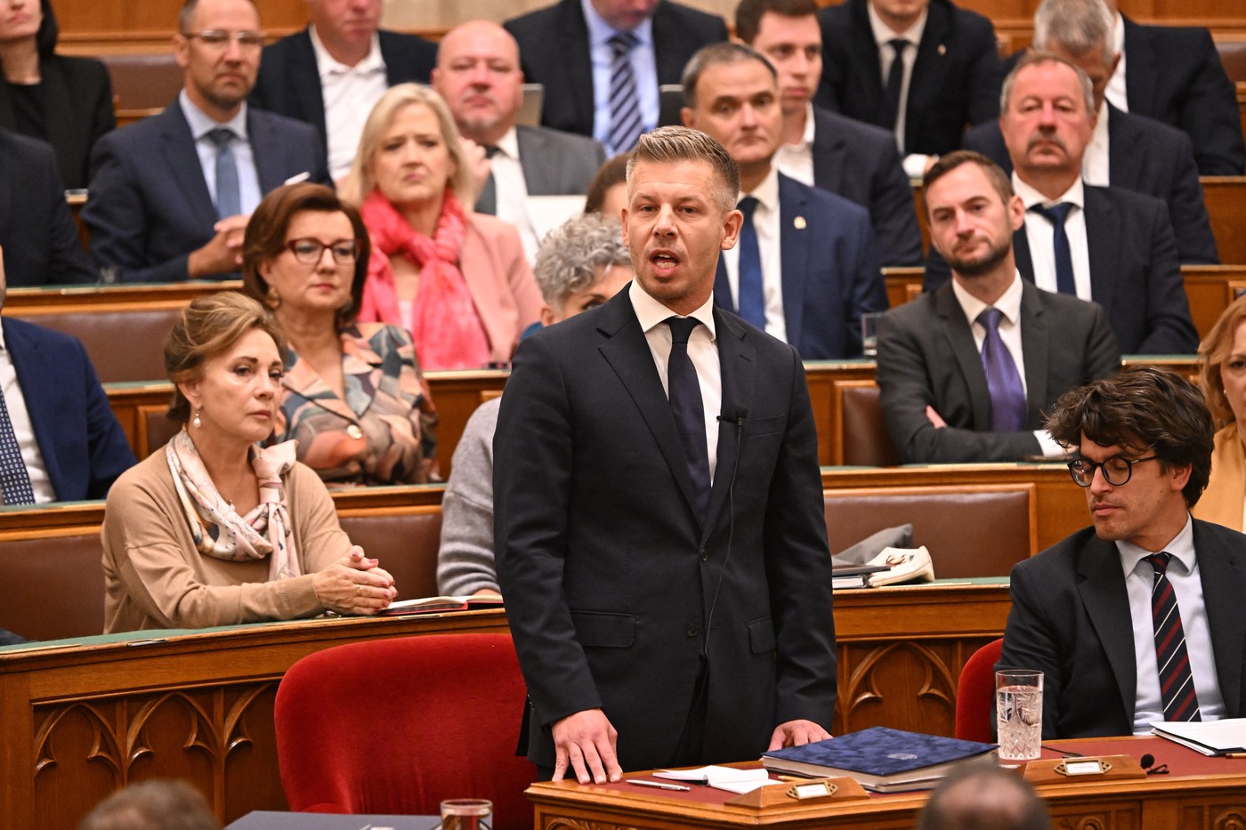 Parlamentul Ungariei a ridicat imunitatea premierului Peter Magyar și a doi foști miniștri