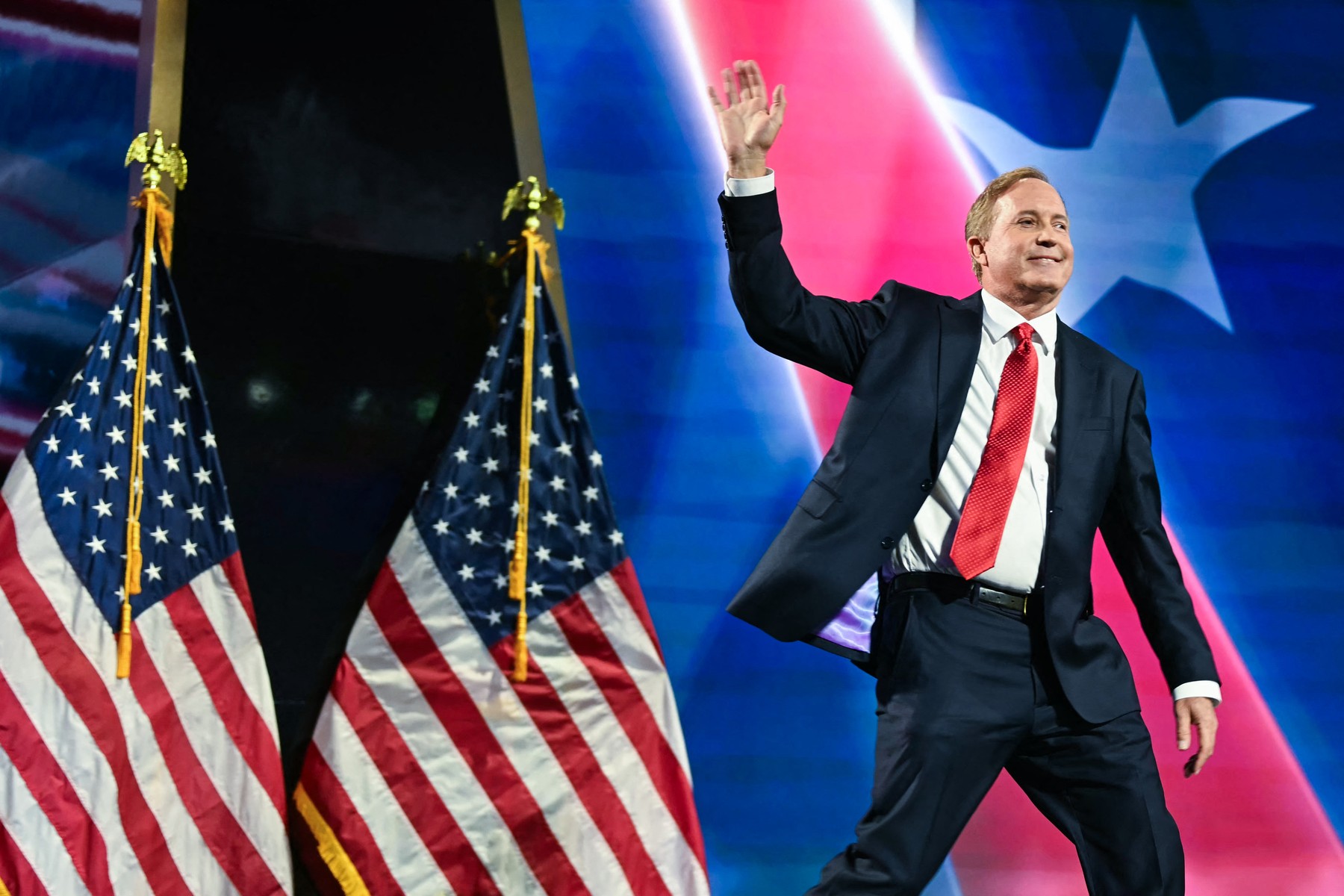 Instabilitate în Texas: Sprijinul lui Trump pentru Paxton pune în pericol controlul republican asupra Senatului
