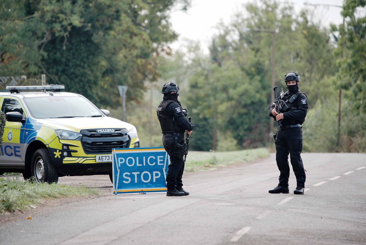 Arestați cinci bărbați în Marea Britanie pentru un complot terorist lângă baza aeriană RAF Fairford