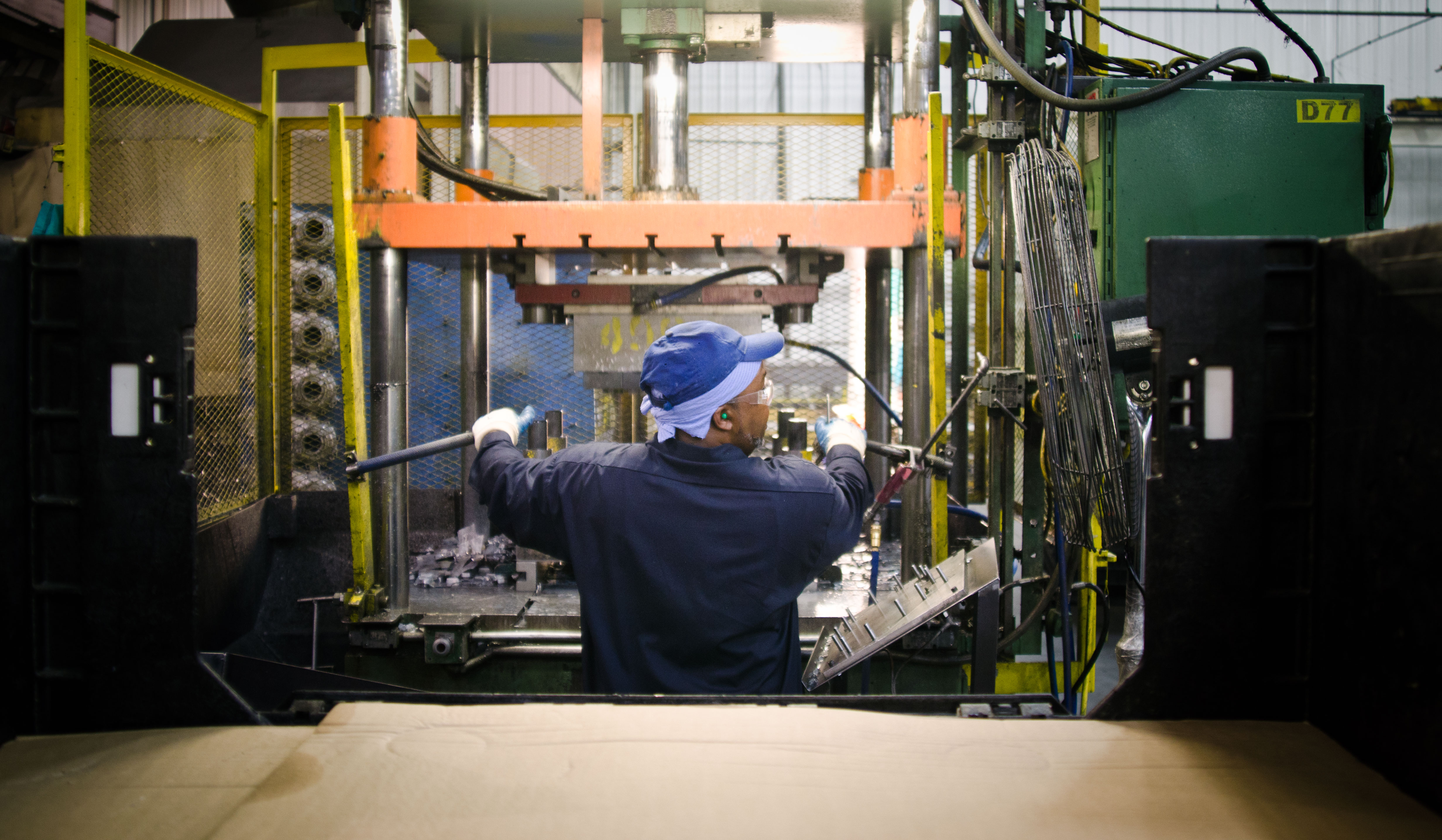 Lanțul de aprovizionare al Rusiei: Cum ajunge materia primă irlandeză la industria de apărare a Moscovei