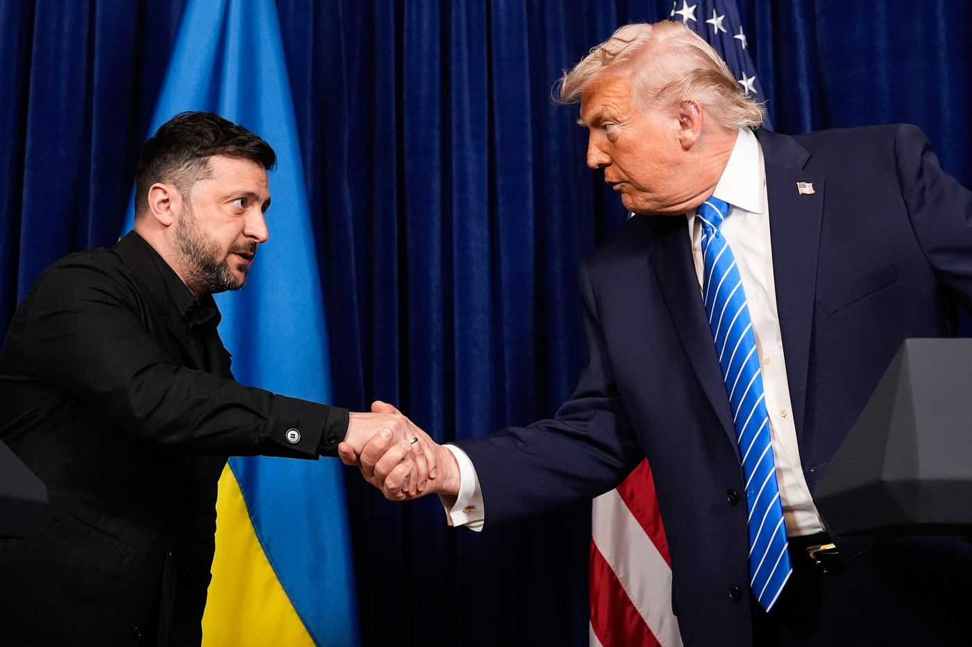 Donald Trump solicită Ucrainei limitarea atacurilor asupra infrastructurii petroliere rusești