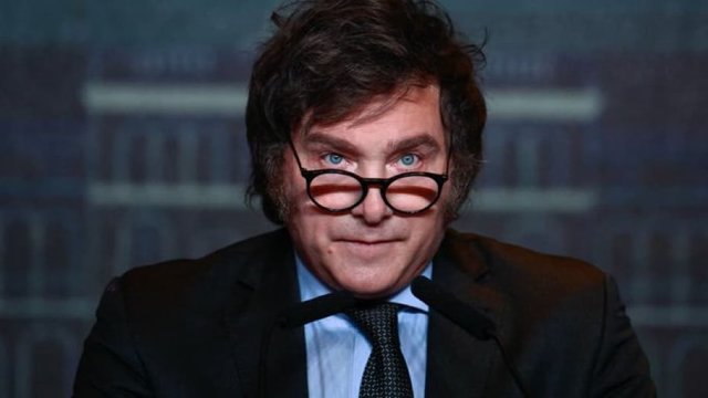 Tensiuni diplomatice între Argentina și Marea Britanie din cauza exploatării petroliere în Insulele Falkland