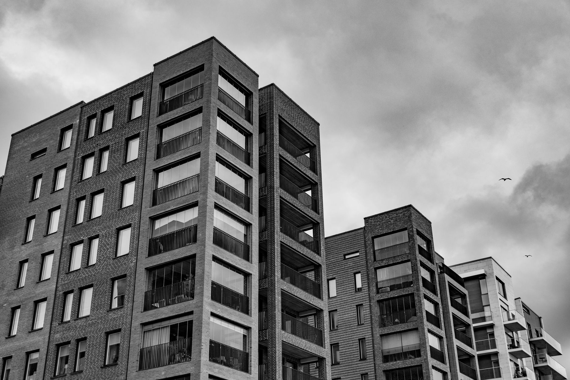 Criza imobiliară în Europa: Portugalia dezbate măsuri controversate pentru rentarea locuințelor goale