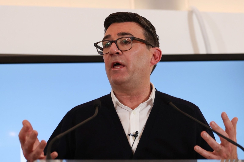 Premierul britanic Andy Burnham propune examinarea opțiunii de revenire a Regatului Unit în Uniunea Europeană