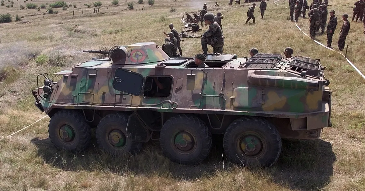 Utilizarea blindatelor BTR-60 ca roboți kamikaze în Ucraina și impactul asupra parcului de TAB-uri din România