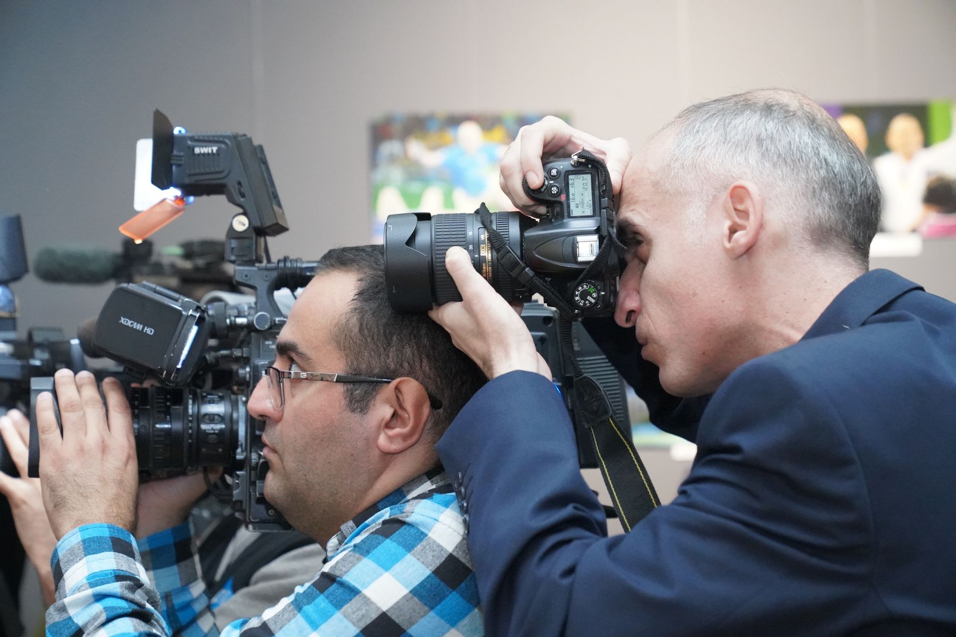 Timothy Snyder propune limitarea puterii algoritmilor tech pentru protejarea democrației europene