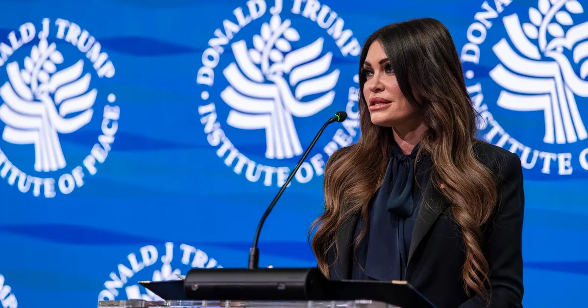Scandalul Kimberly Guilfoyle ajunge la Congres: democrații cer ancheta legăturilor cu lobbyștii și zborurile private