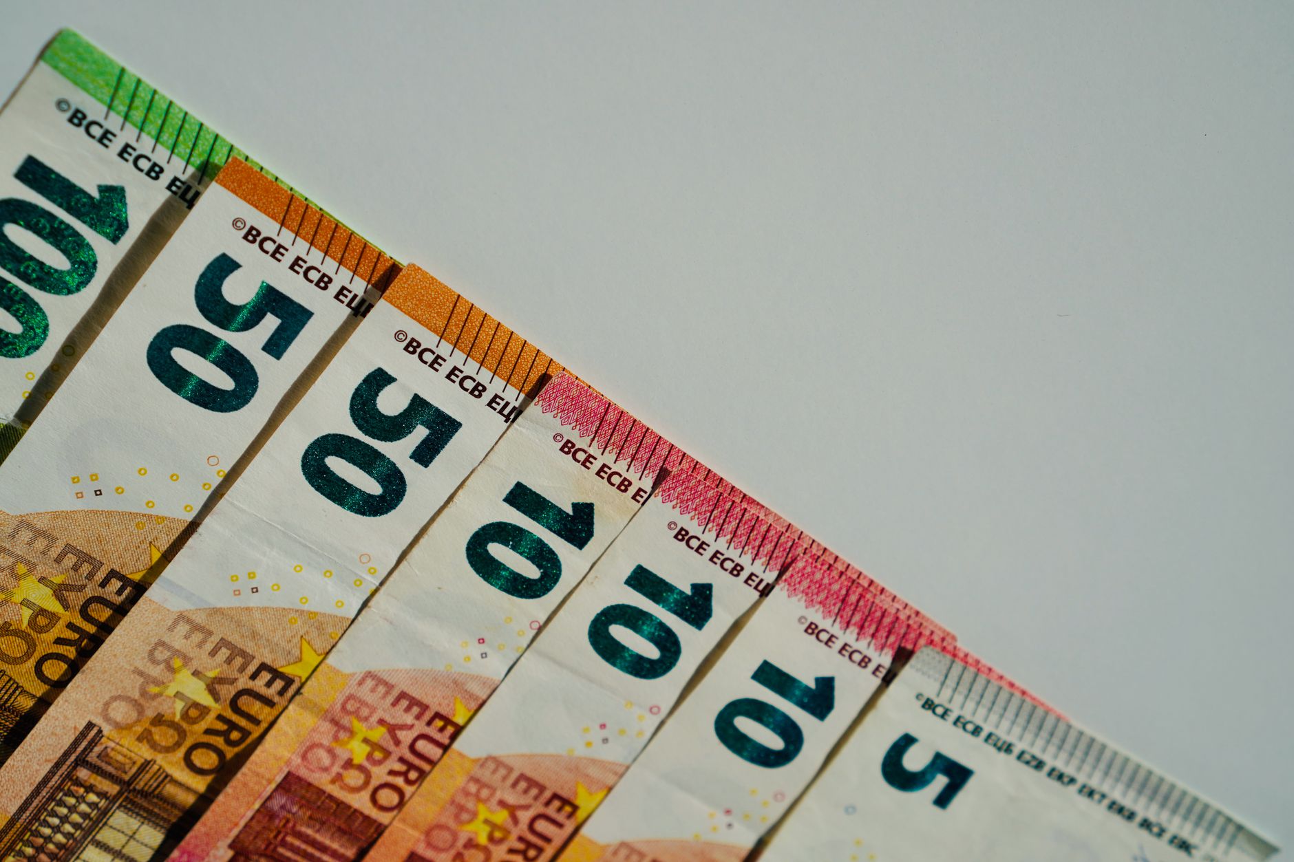 Transfer de aproape 2,9 miliarde de euro din cadrul Ukraine Facility către bugetul de stat al Ucrainei