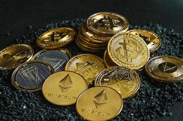 SUA vor să confisce 61 de milioane de dolari în criptomonede provenite din vânzările de petrol ale Iranului